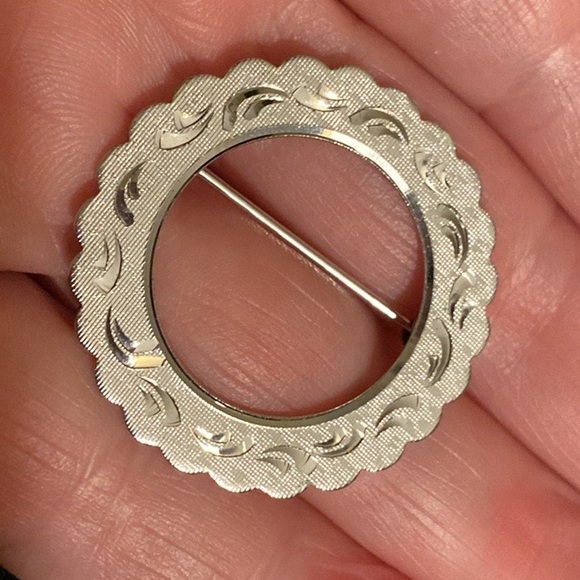 Vintage Lamode Sterling Circle Pin - Picture 6 of 6